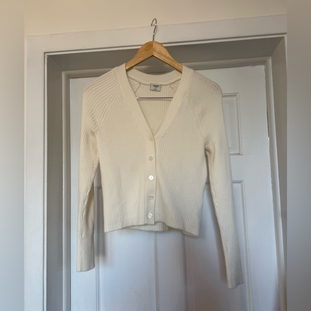 Abercrombie & Fitch Cream Ribbed Cardigan size S NWOT